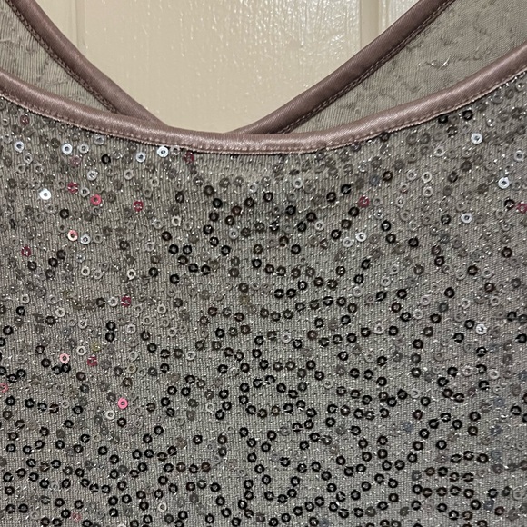Express Women’s Gray Sequence Adjustable Strap Cami in a size L. - Picture 7 of 7